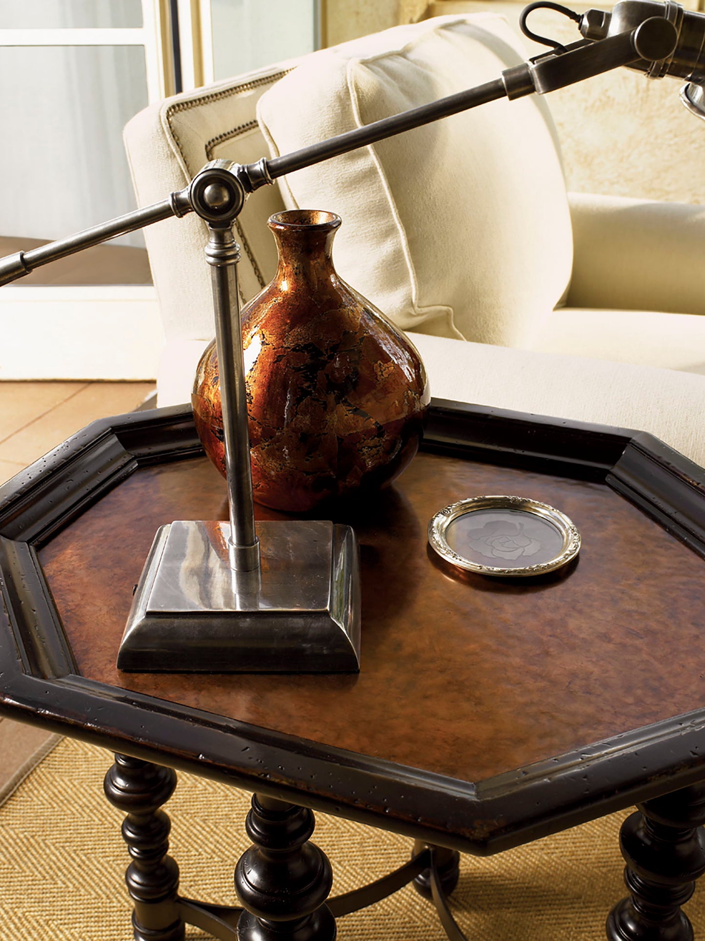 Kingstown - Plantation Table
