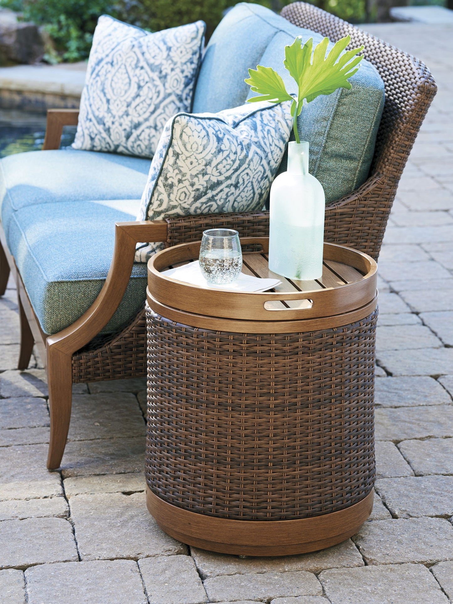 Harbor Isle - Wood Loveseat - Dark Brown