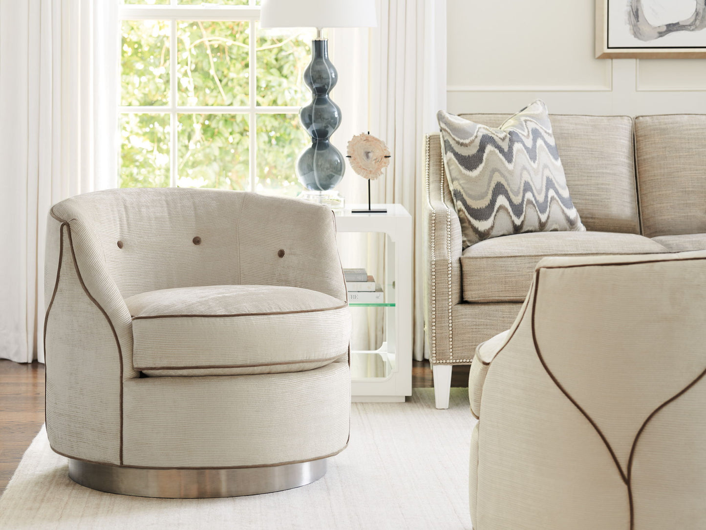 Avondale - Robertson Swivel Chair