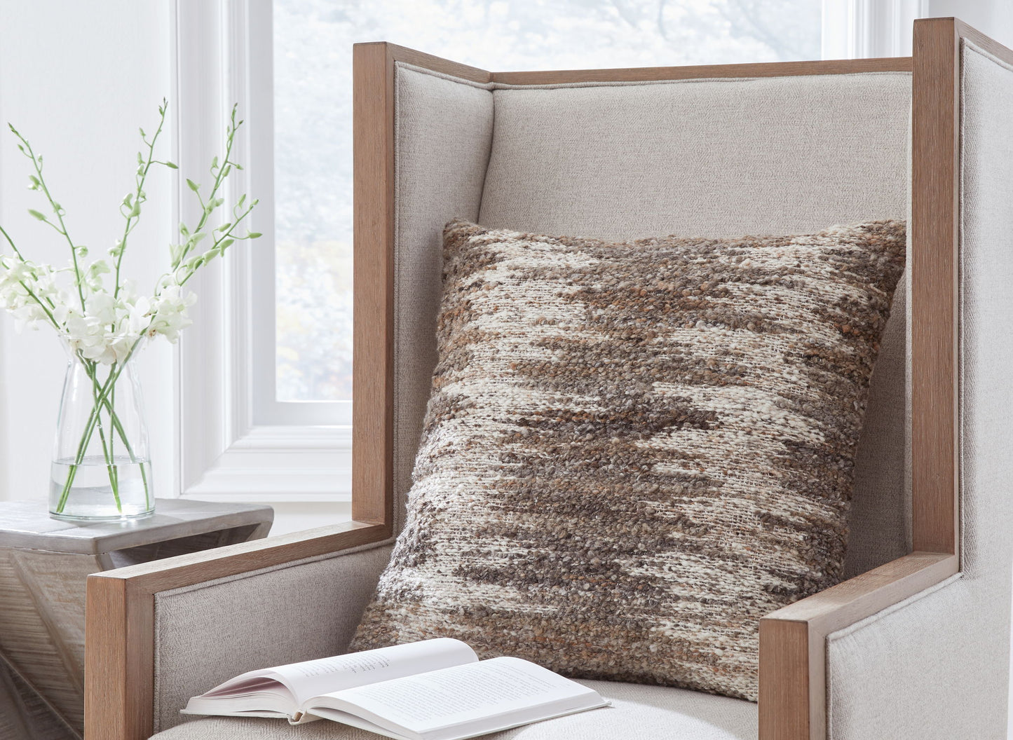 Nealton - Pillow (Set of 4) - Brown / White