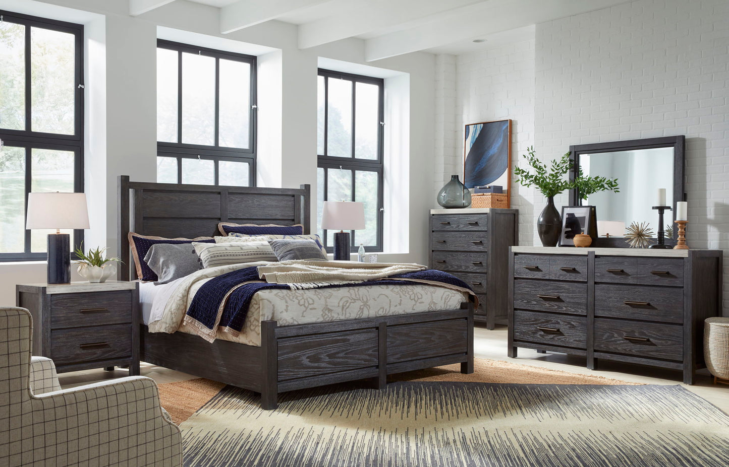 Plum Creek - Drawer Nightstand