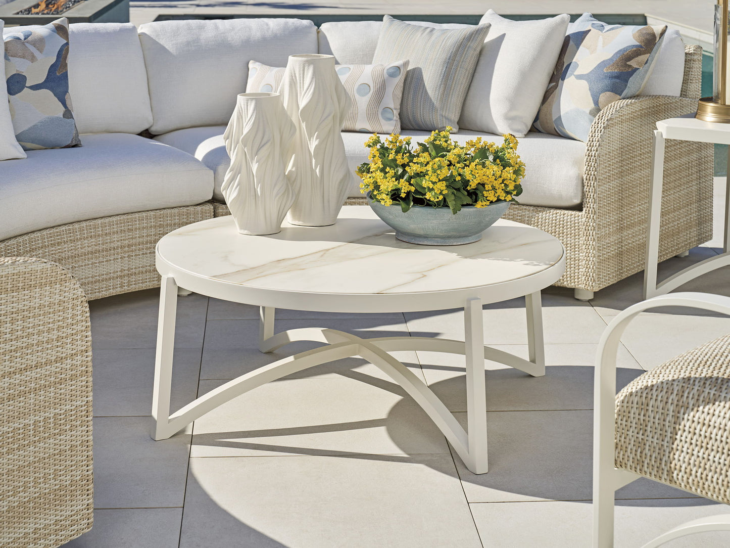 Sand Dune - Round Cocktail Table - Gray