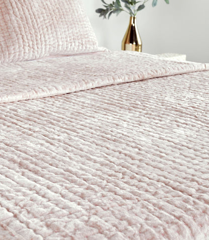 Bari - Velvet Quilt
