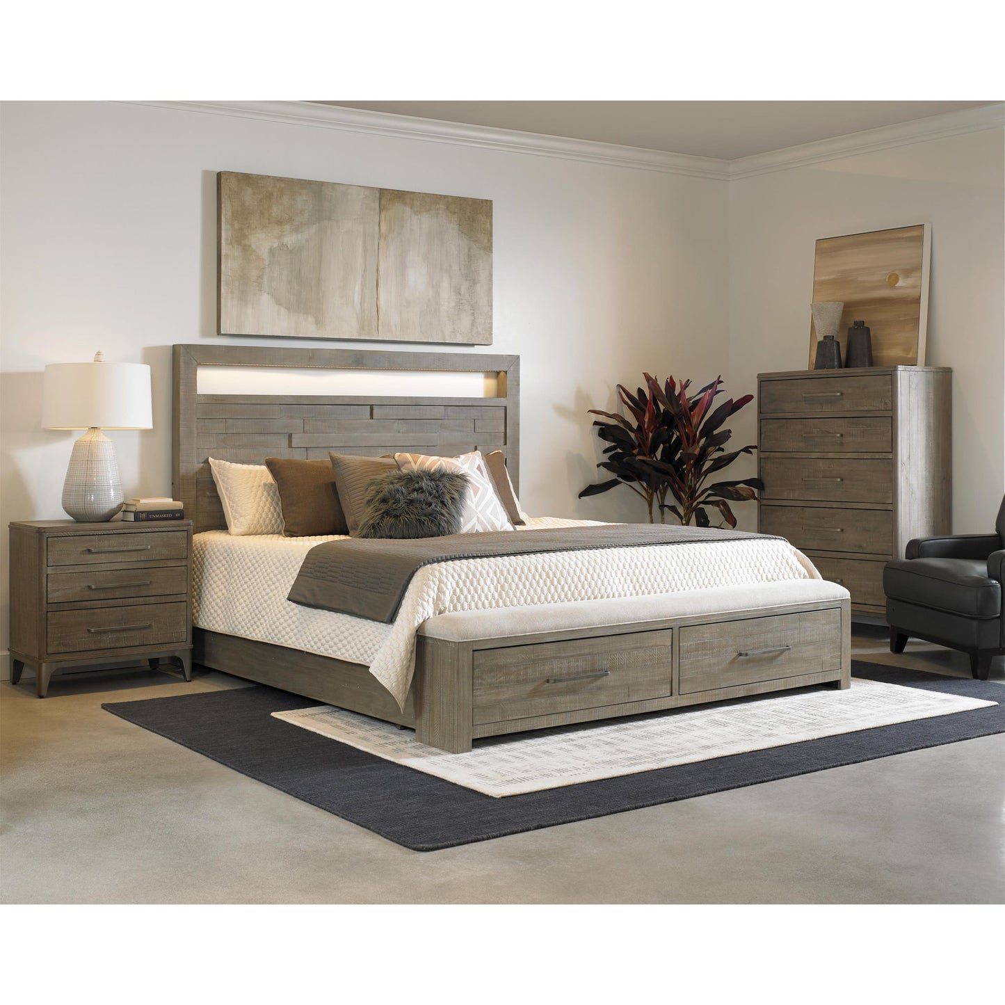 Intrigue - Queen Upholstered Bench Storage Footboard - Hazelwood