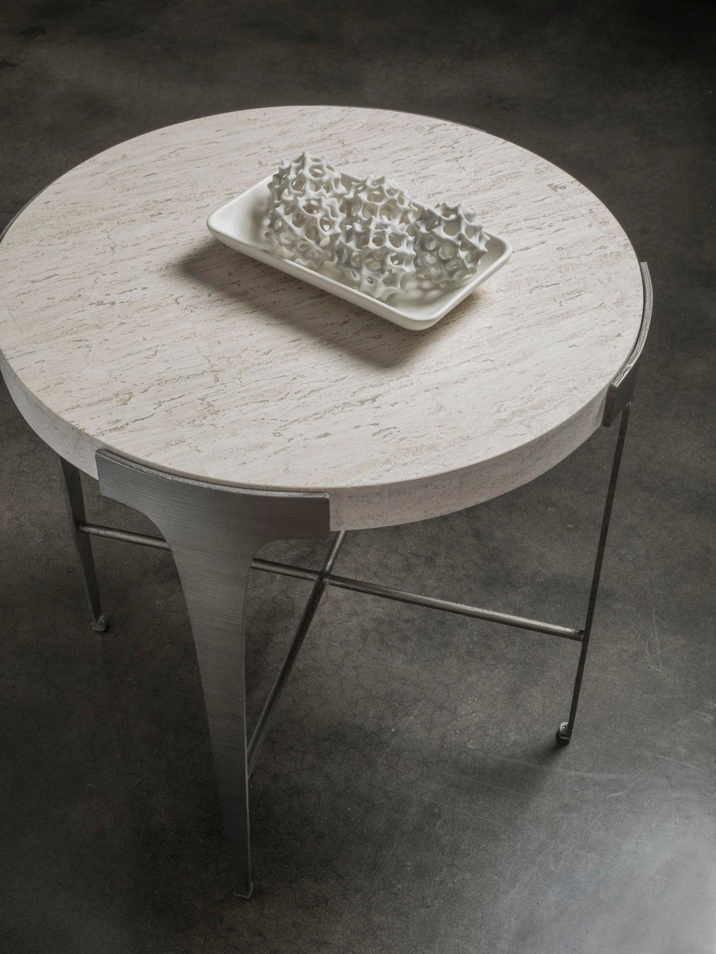 Signature Designs - Cachet Round Table