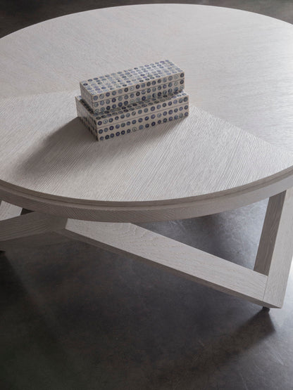 Signature Designs - Isoceles Round Cocktail Table - White