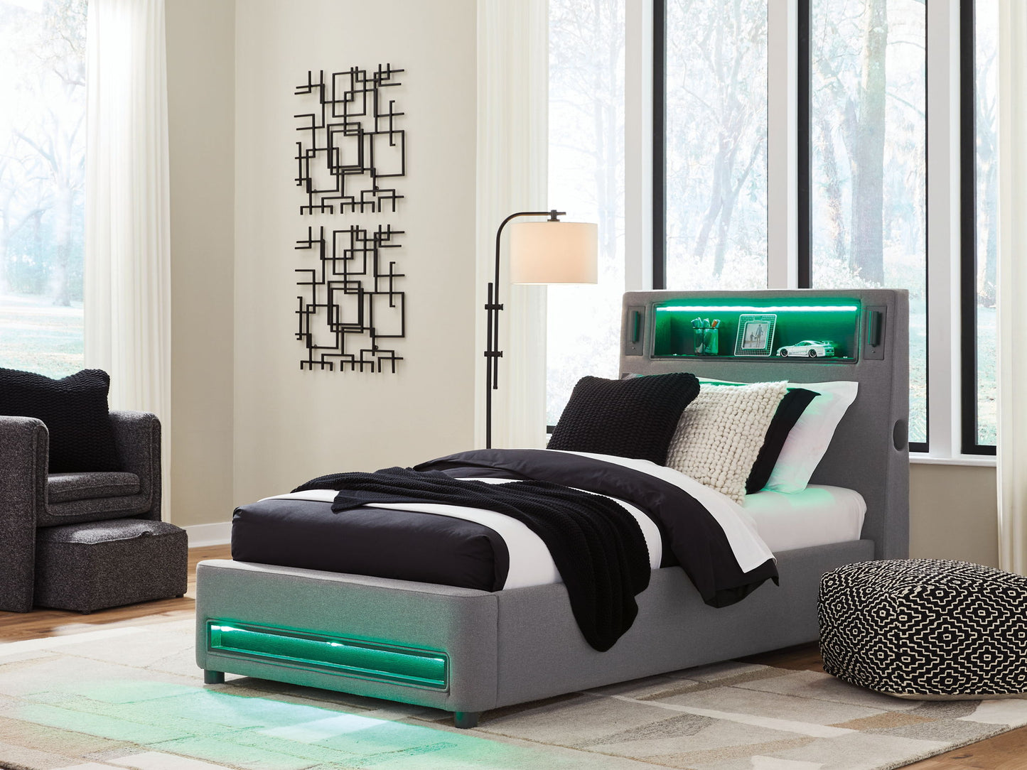 Verishaw - Upholstered Bed