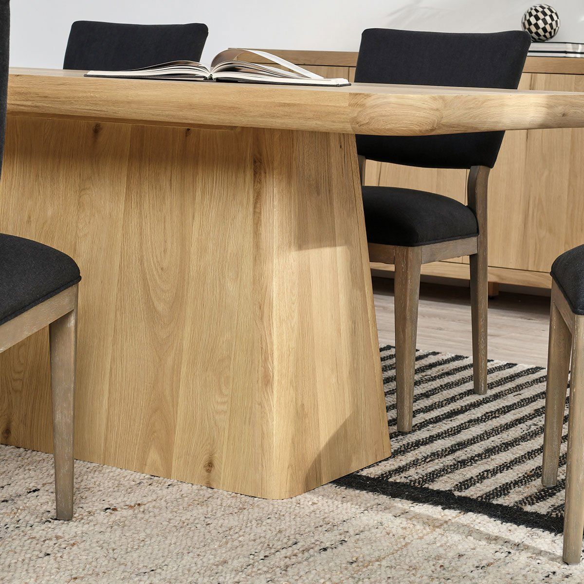 Orlando - Dining Table
