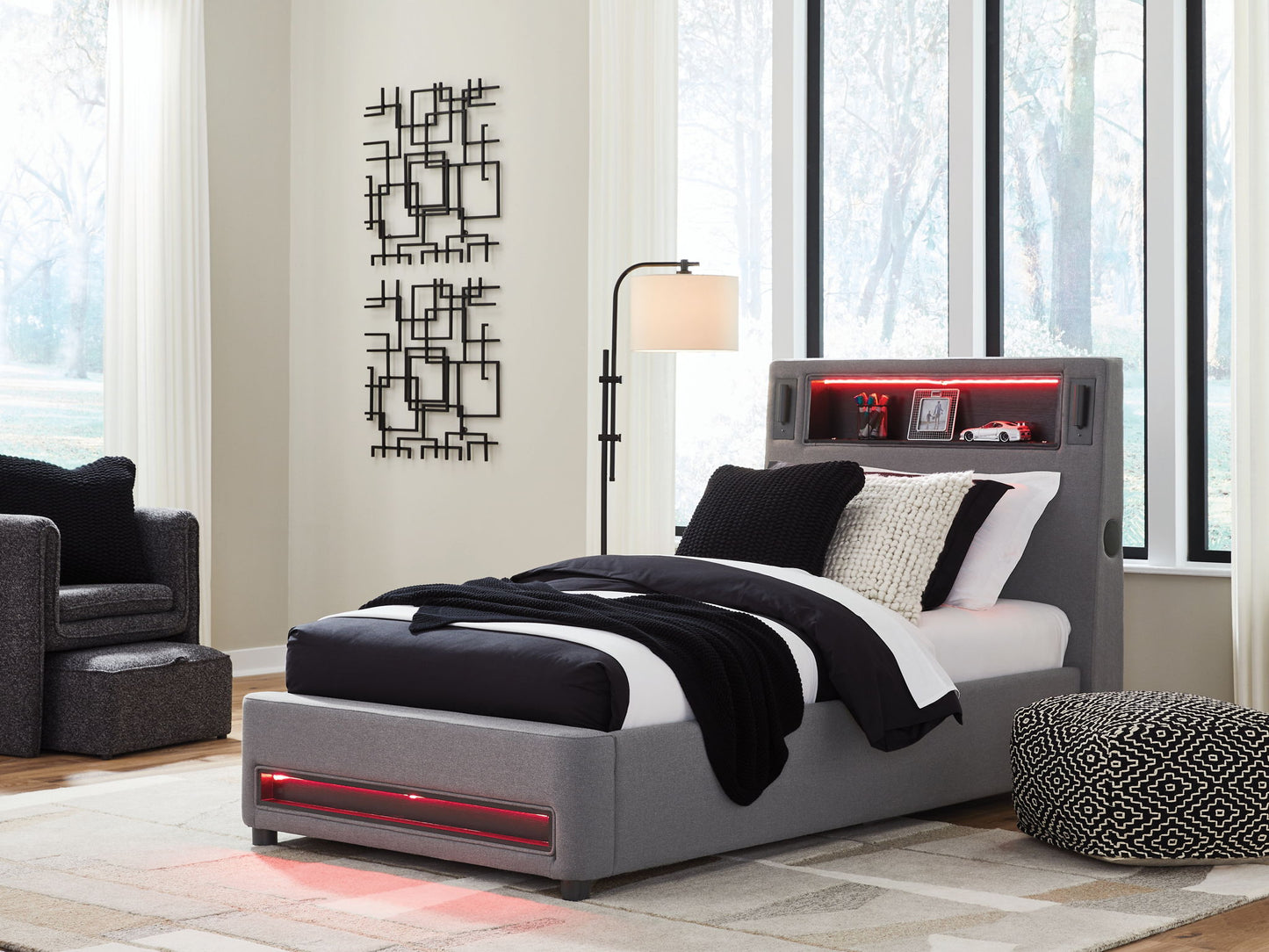 Verishaw - Upholstered Bed