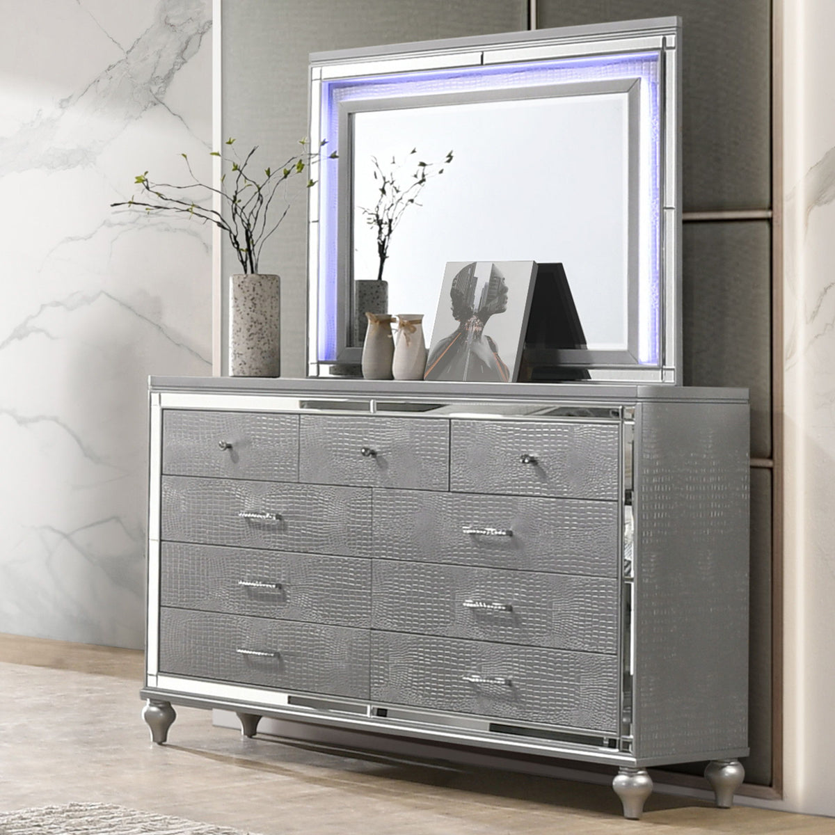 Valentino - Lighted Mirror