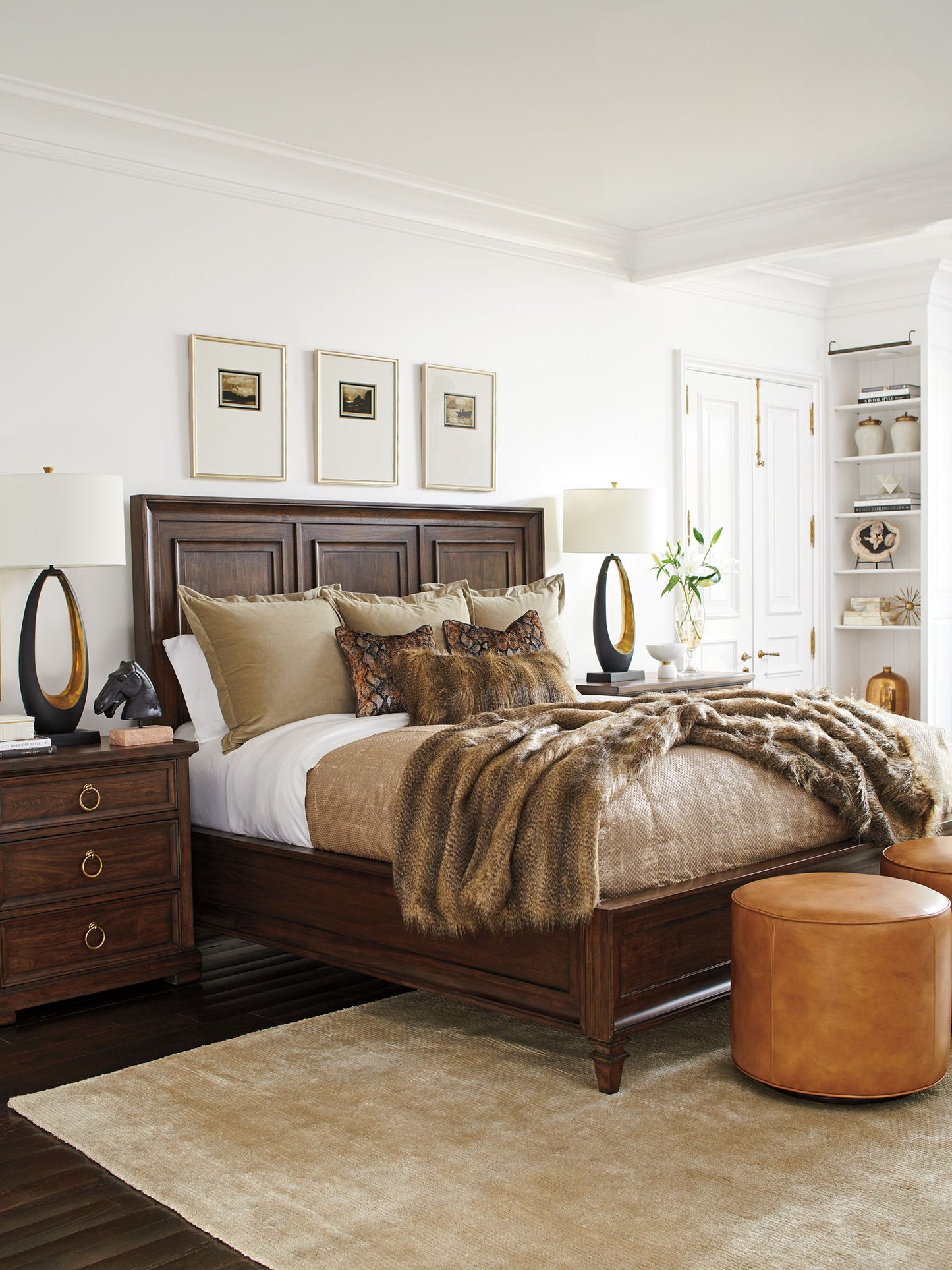 Silverado - Waverly Swivel Ottoman