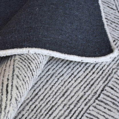 Paonia - Geometric Rug
