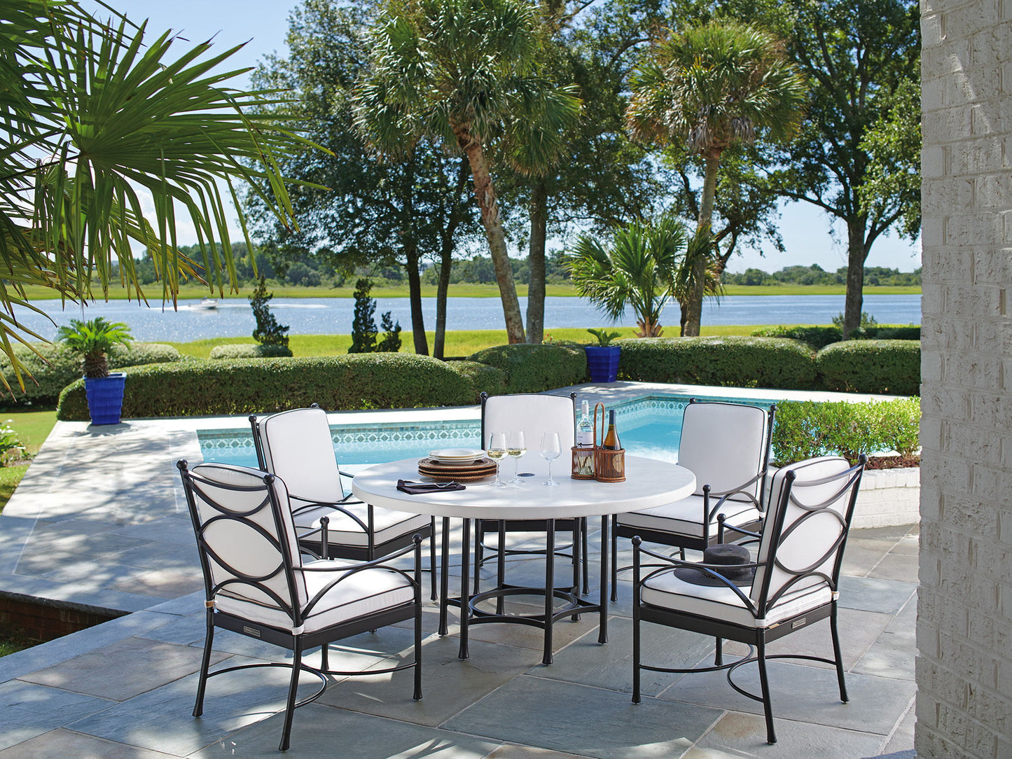 Pavlova - Dining Chair