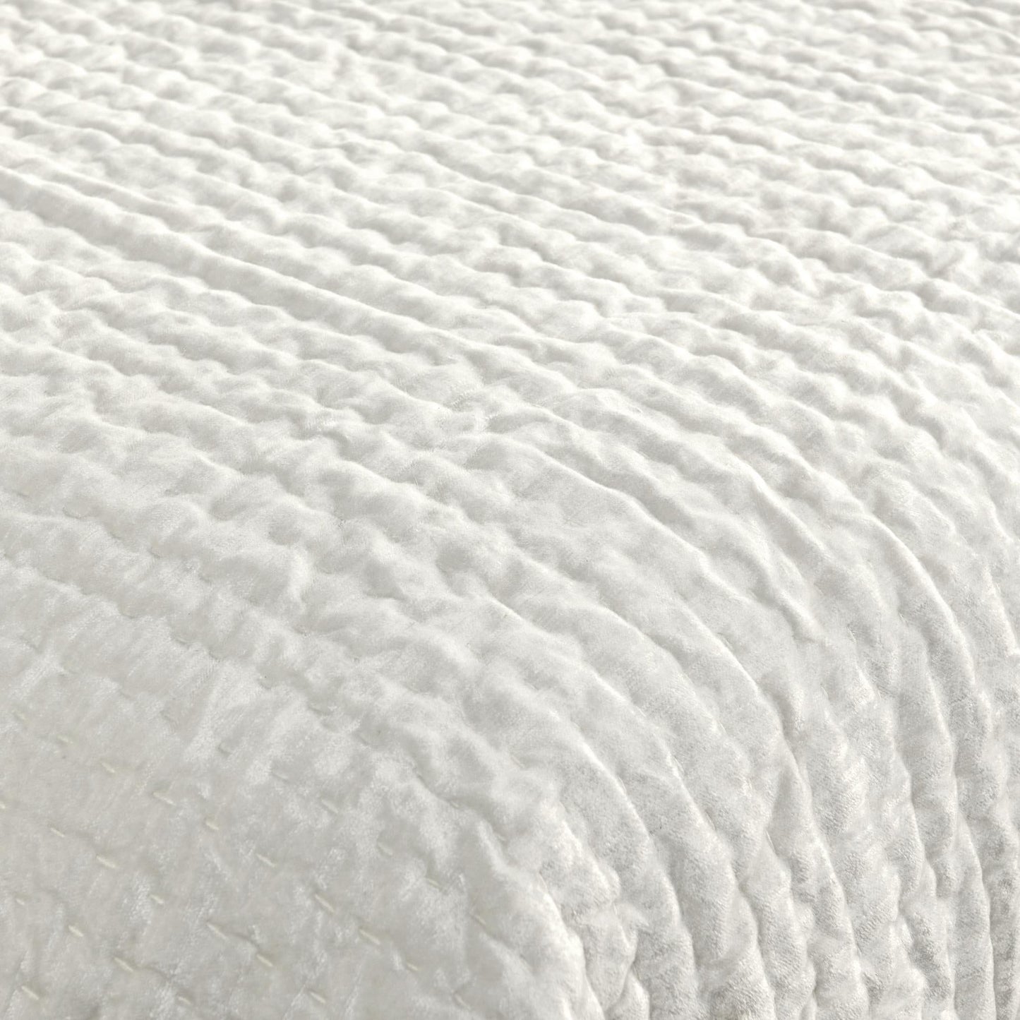 Bari - Velvet Quilt - Cloud