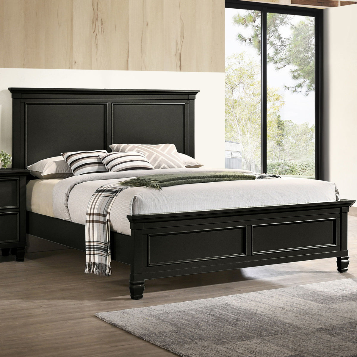 Tamarack - 5/0 Queen Headboard, Footboard & Slats - Black