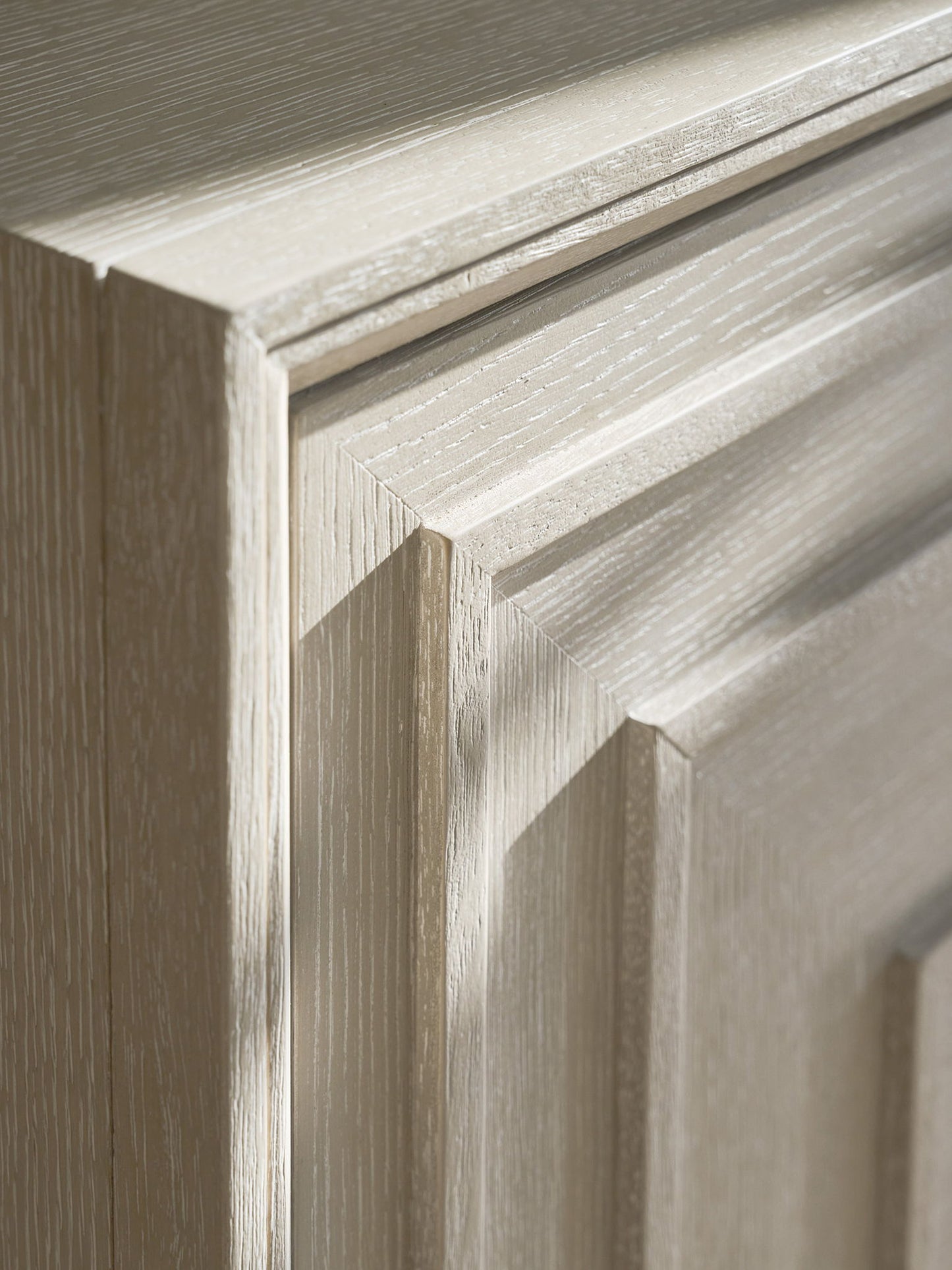 Copacabana - Mariano Hall Chest - White
