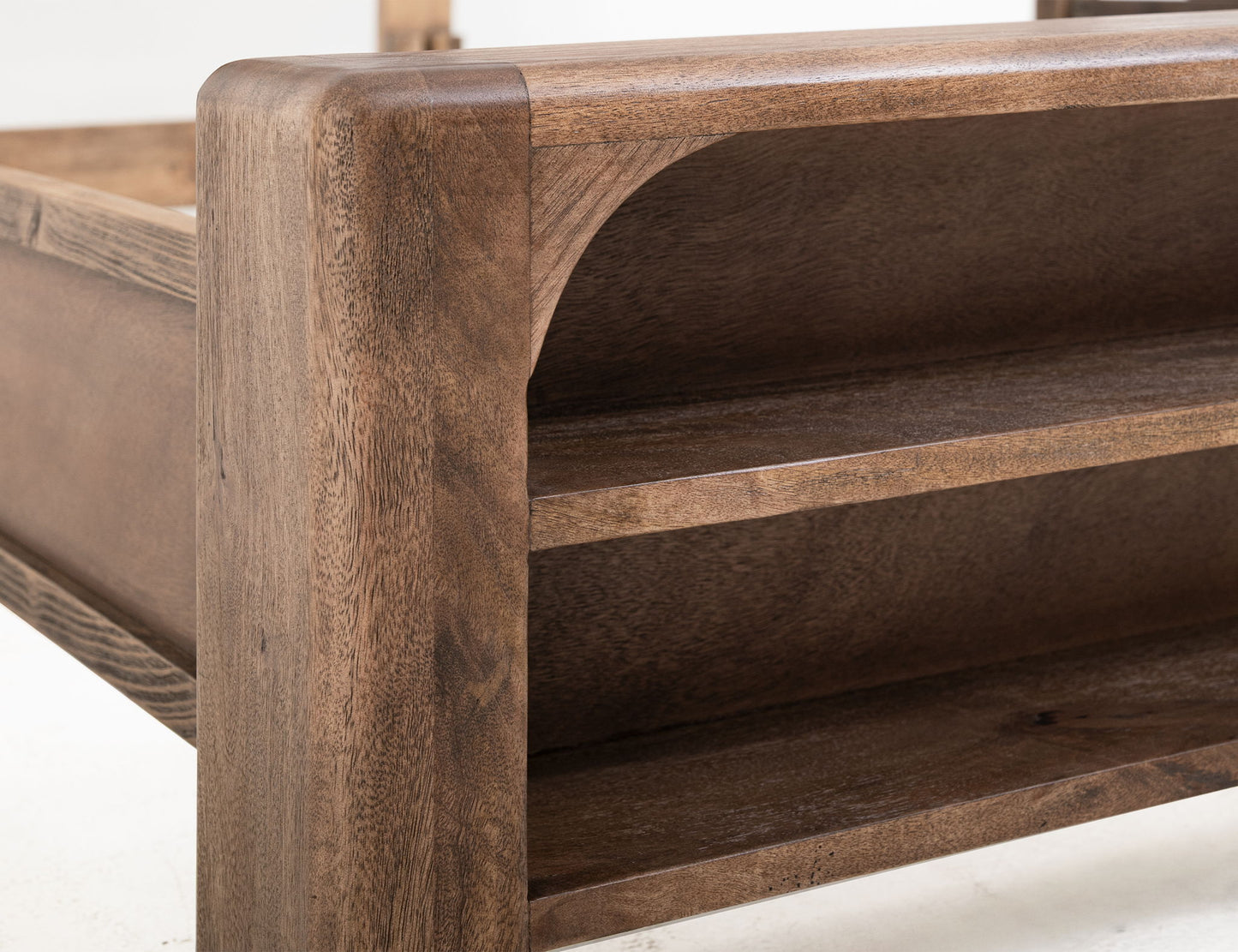 Praga - Eastern King Storage Platform - Almond / Barrel Brown
