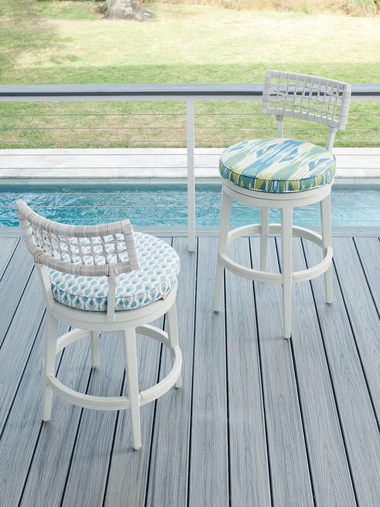 Seabrook - Swivel Bar Stool