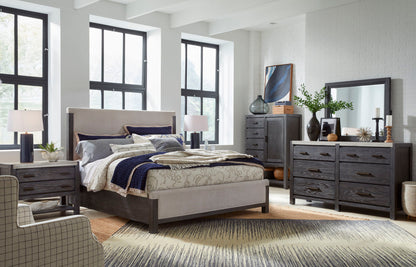 Plum Creek - Door Chest