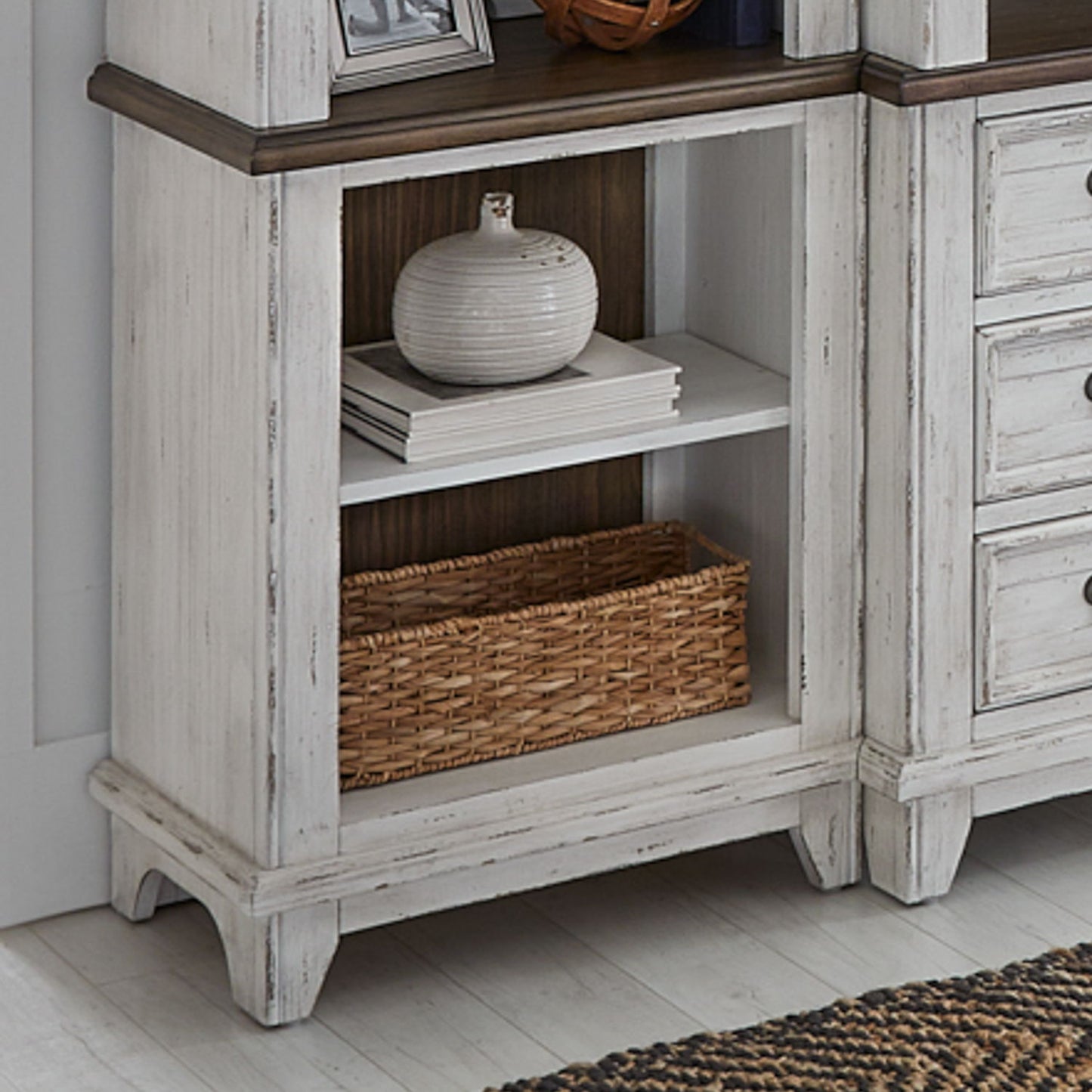 River Place - Right Pier Base - Riverstone White & Tobacco