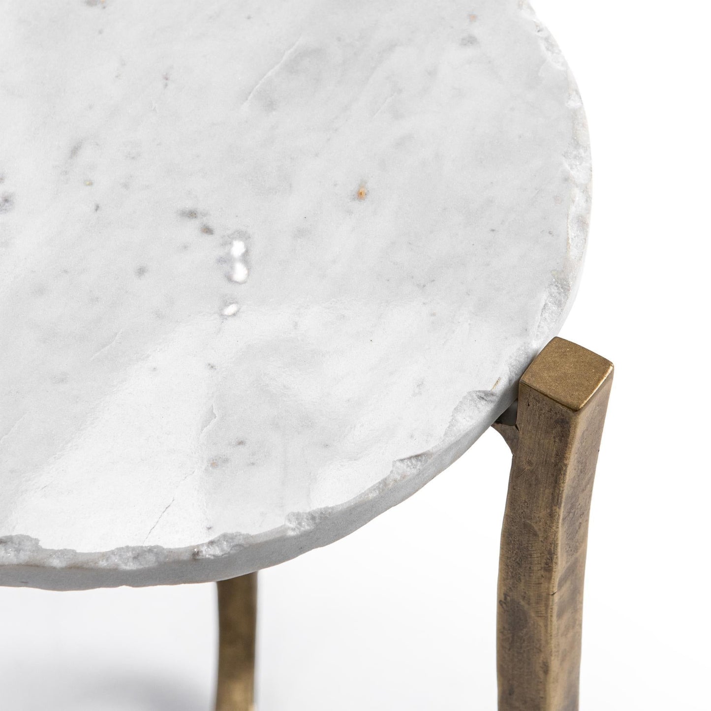 Emilia - Round Table