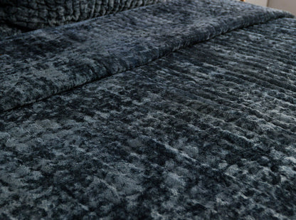 Bari - Velvet Quilt Collection