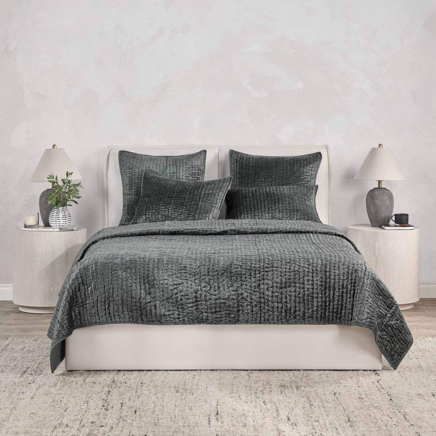Bari - Velvet Quilt Collection