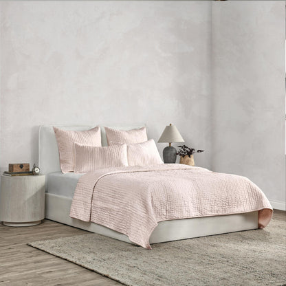 Bari - Velvet Quilt - Bliss Pink