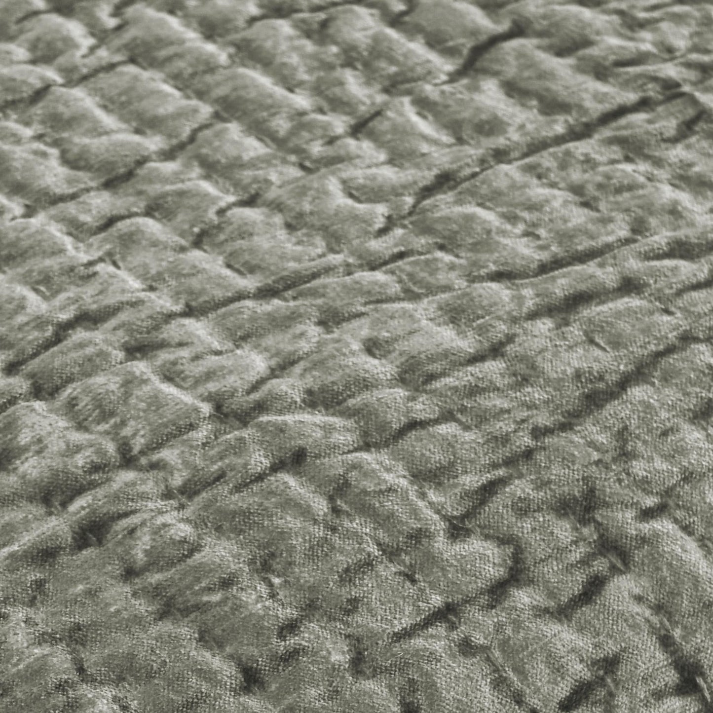 Bari - Velvet Quilt Set