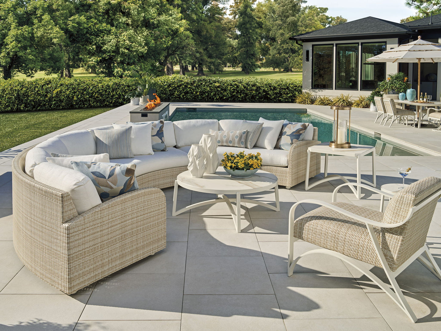 Sand Dune - Round Cocktail Table - Gray
