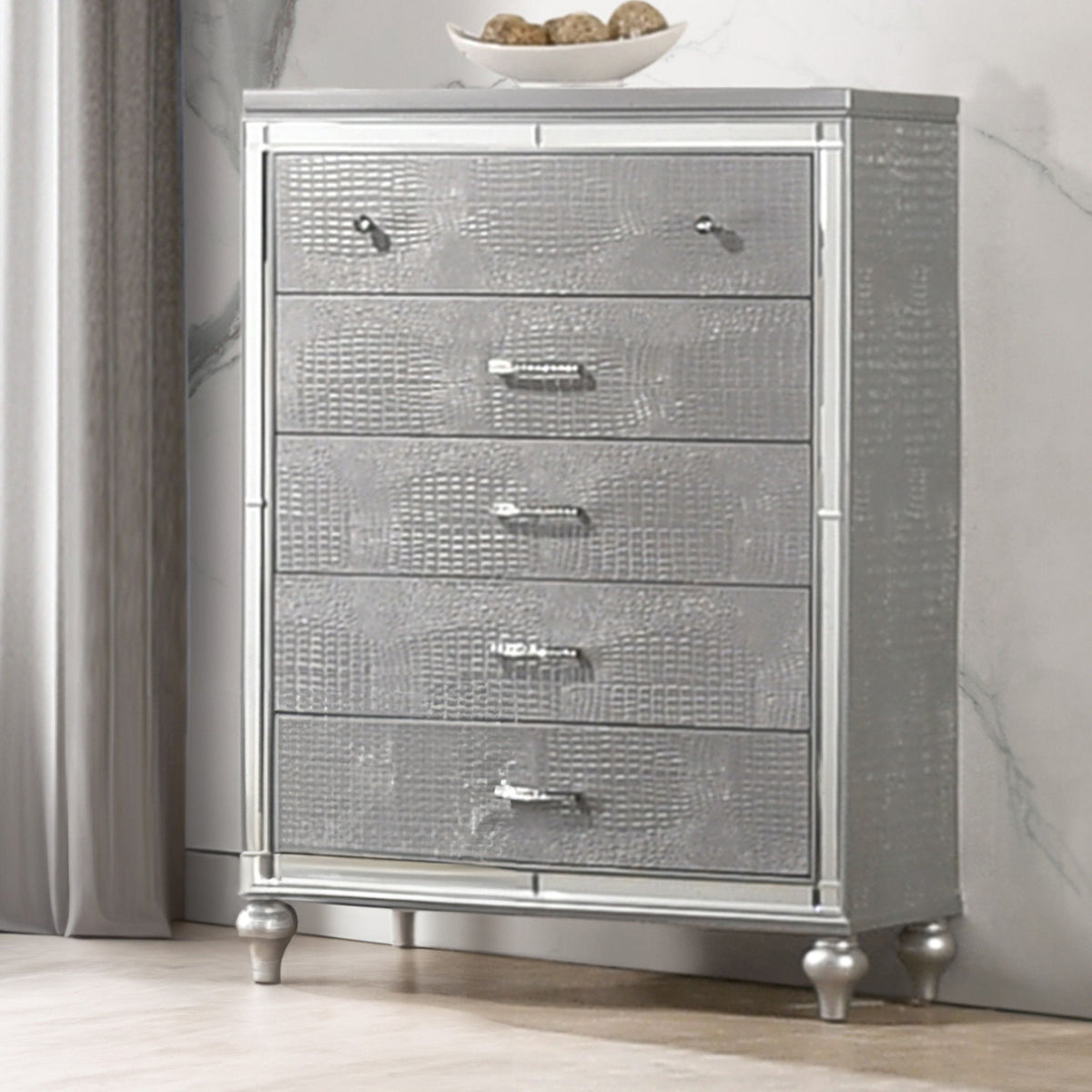 Valentino - Chest