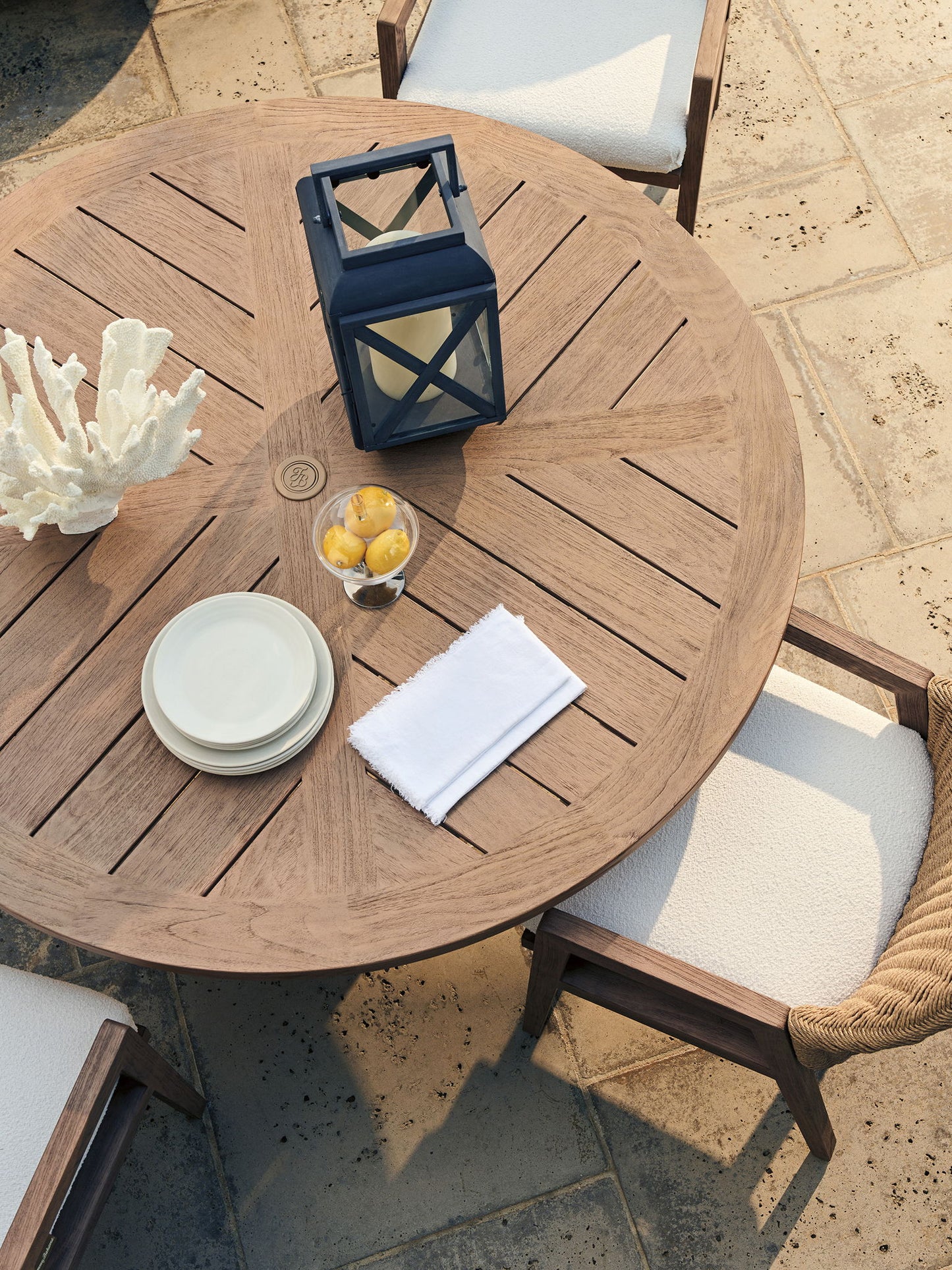Isle Of Palms - Round Dining Table - Light Brown