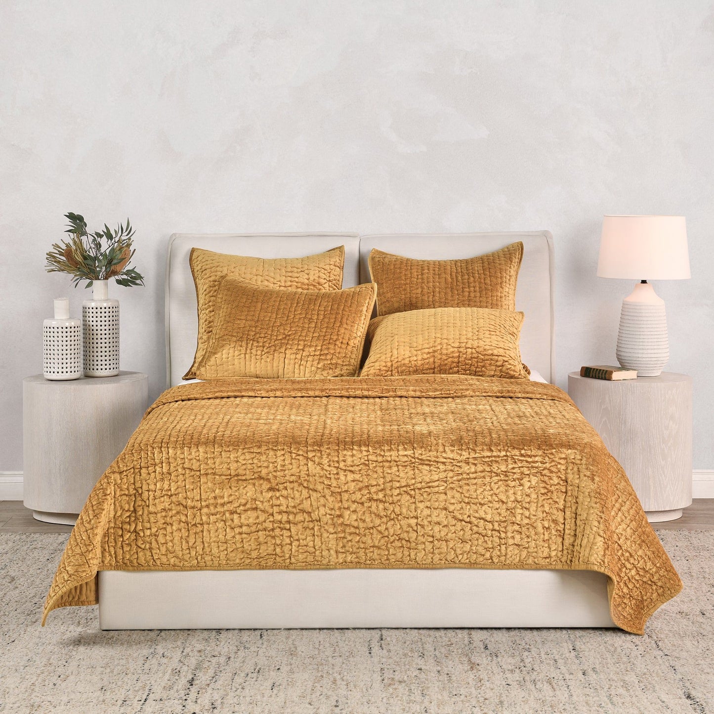 Bari - Velvet Quilt - Honey Gold