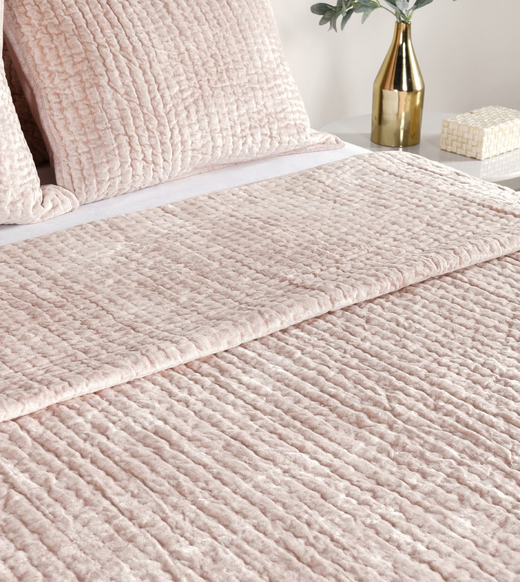 Bari - Velvet Quilt