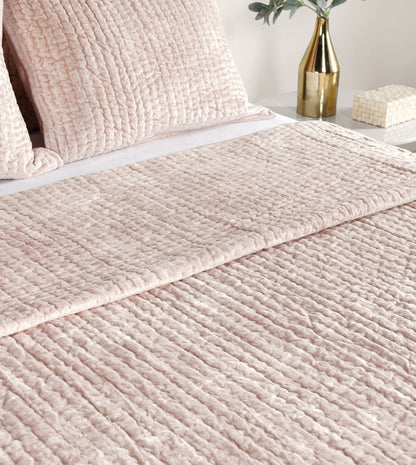 Bari - Velvet Quilt