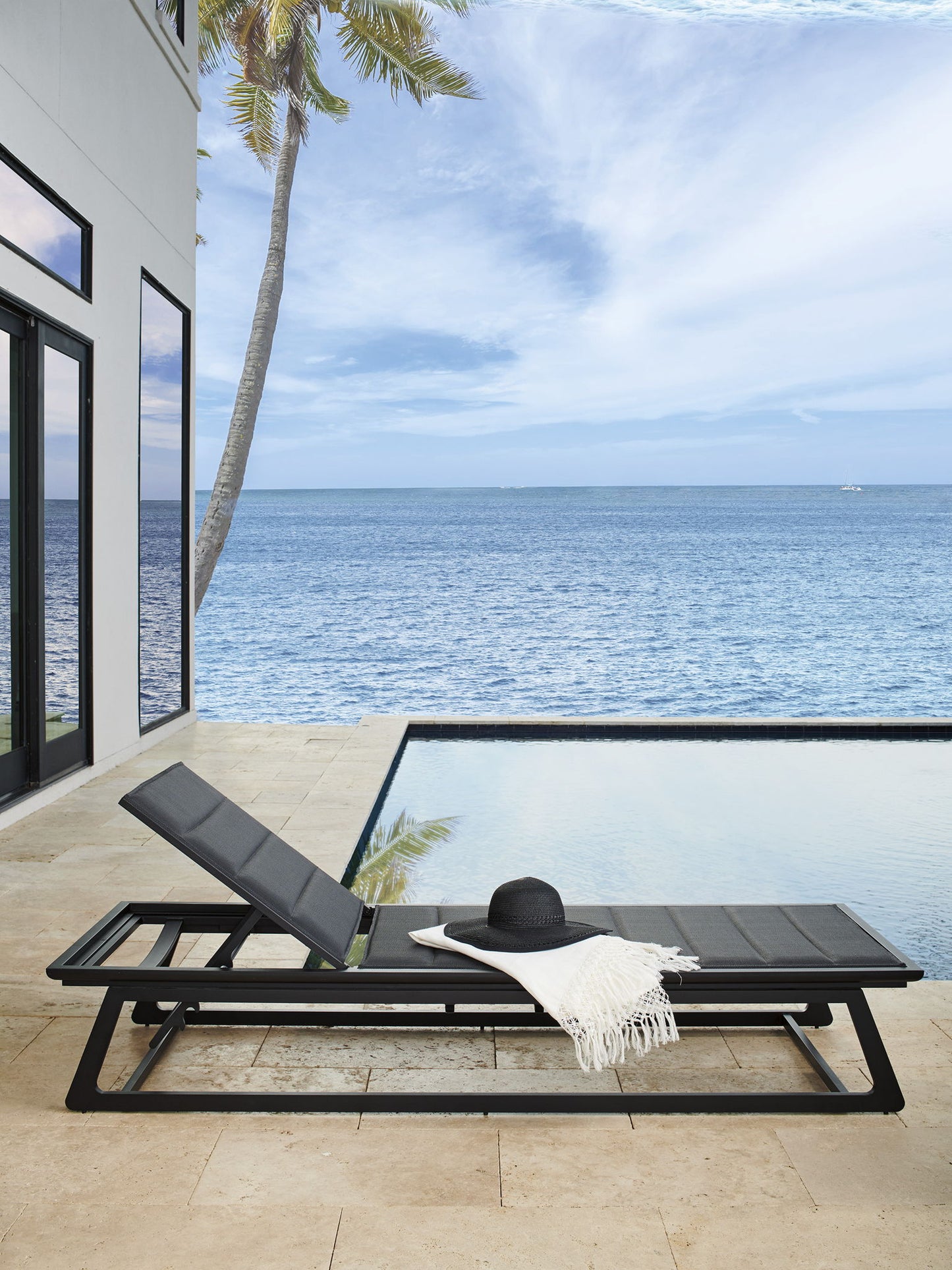 South Beach - Chaise Lounge - Dark Gray