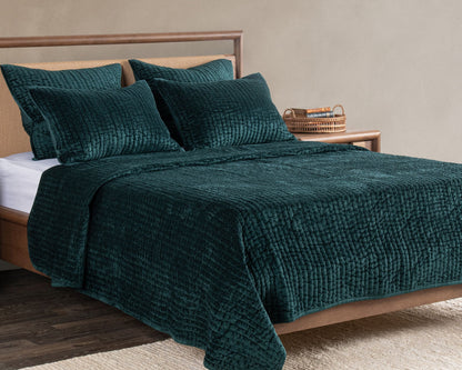 Bari - Velvet Quilt Collection