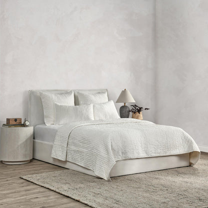 Bari - Velvet Quilt Set