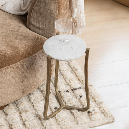Emilia - Round Table