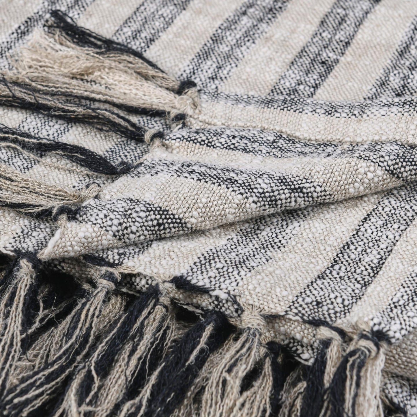 Linna - Throw - Natural / Black