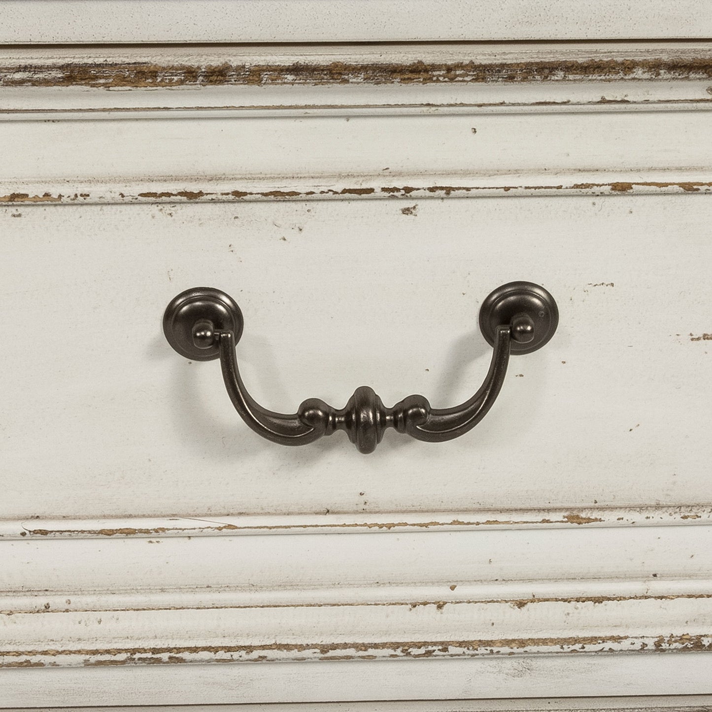 Magnolia Manor - 3 Drawer Bedside Chest With Charging Station - Antique White