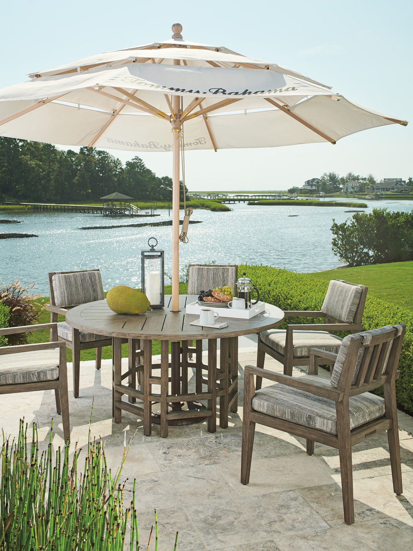 La Jolla - Round Dining Table - Dark Brown