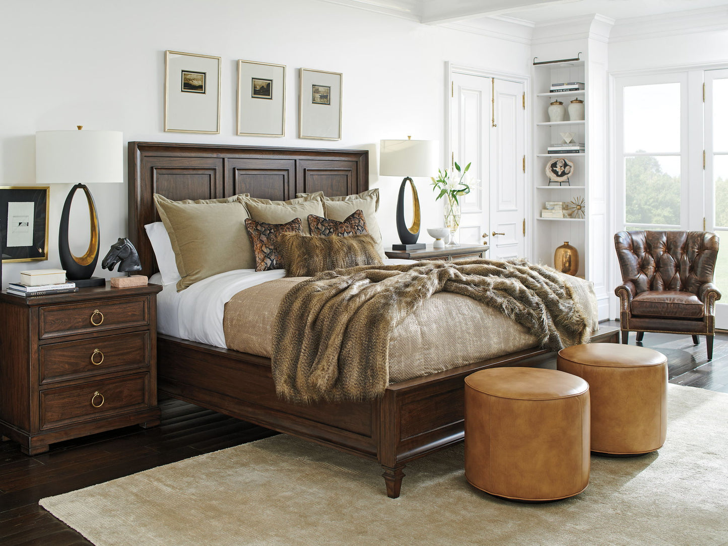 Silverado - Waverly Swivel Ottoman