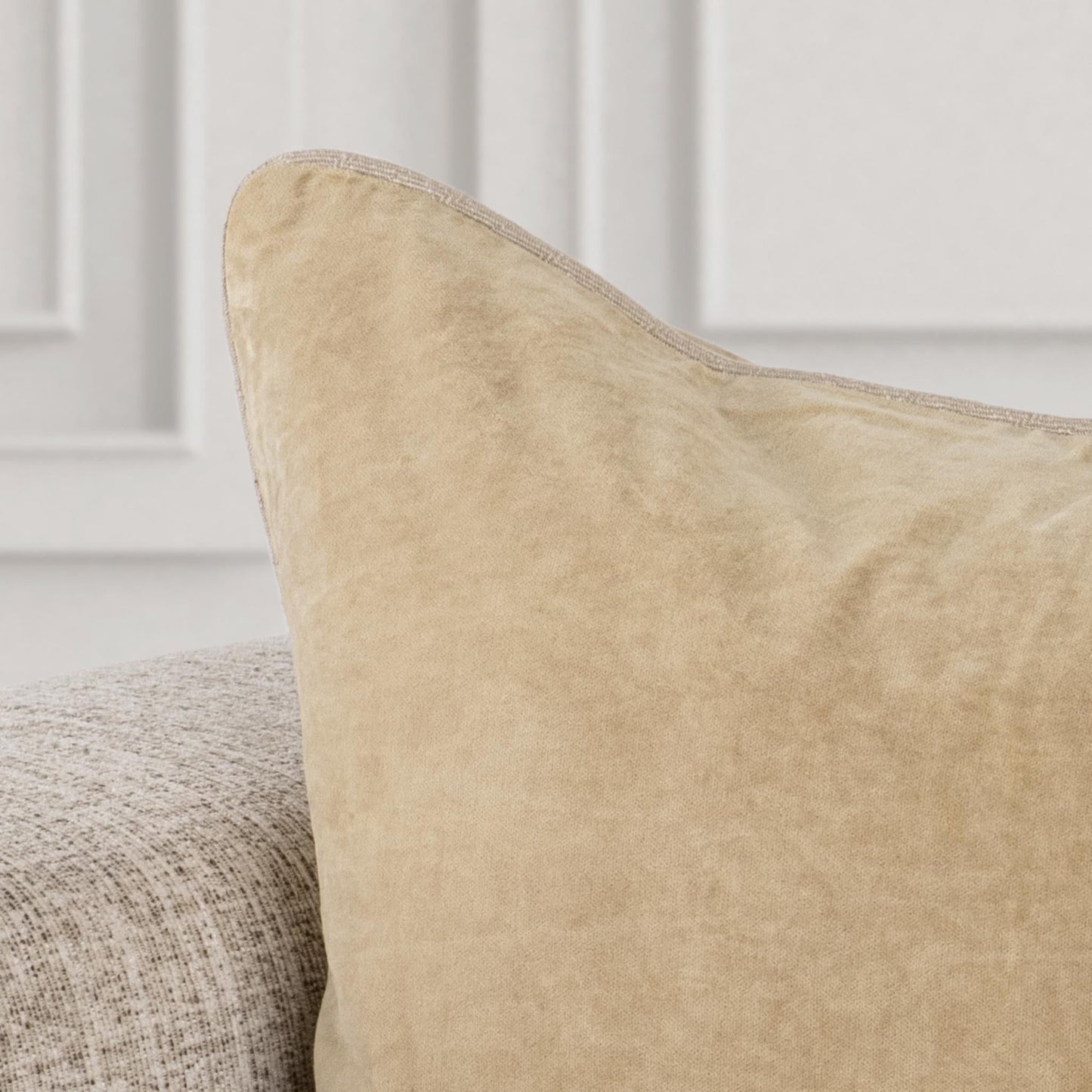 Heirloom Velvet - SLD Pillow - Wheat