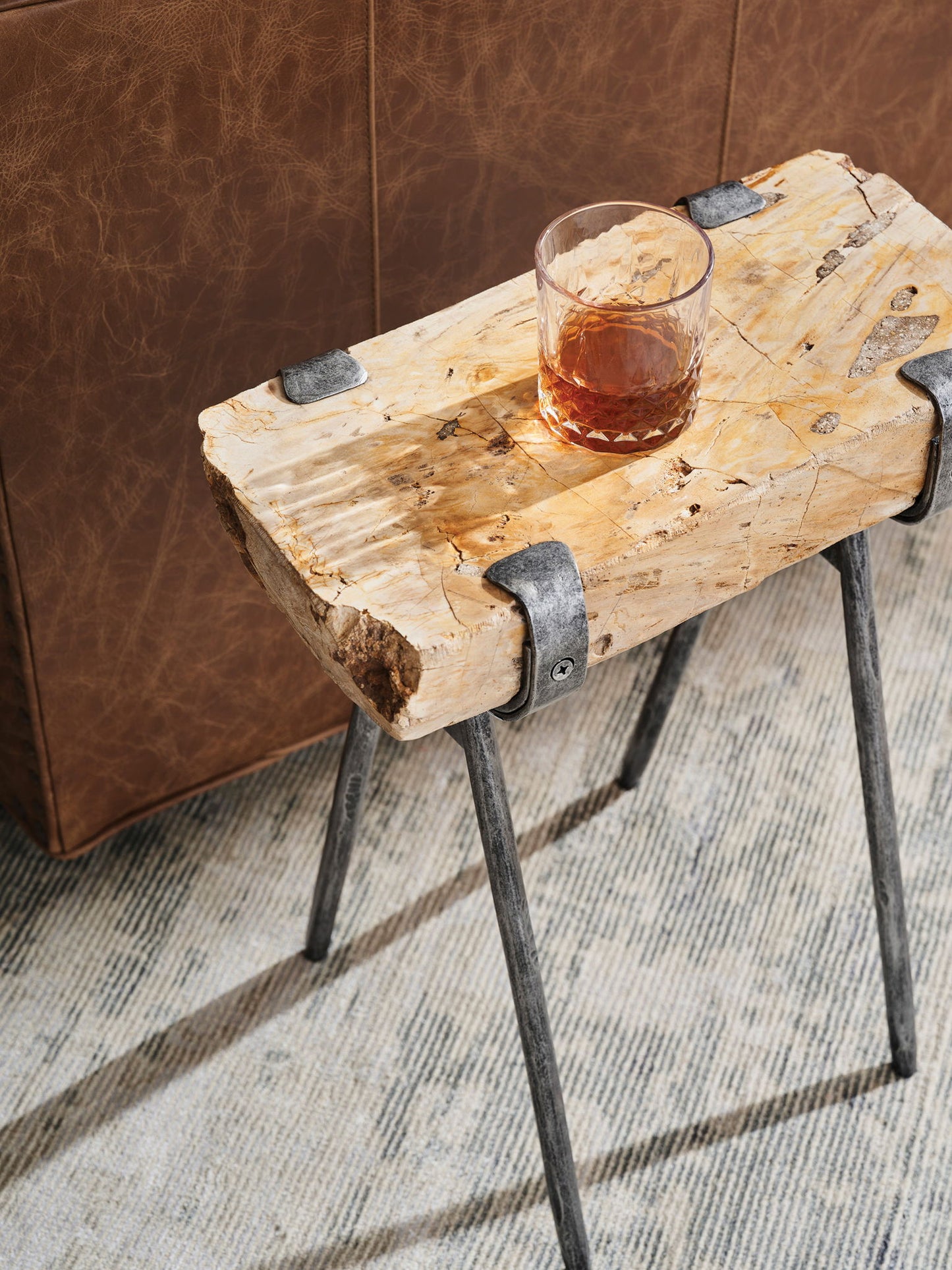 Signature Designs - Wyatt Spot Table - Dark Gray