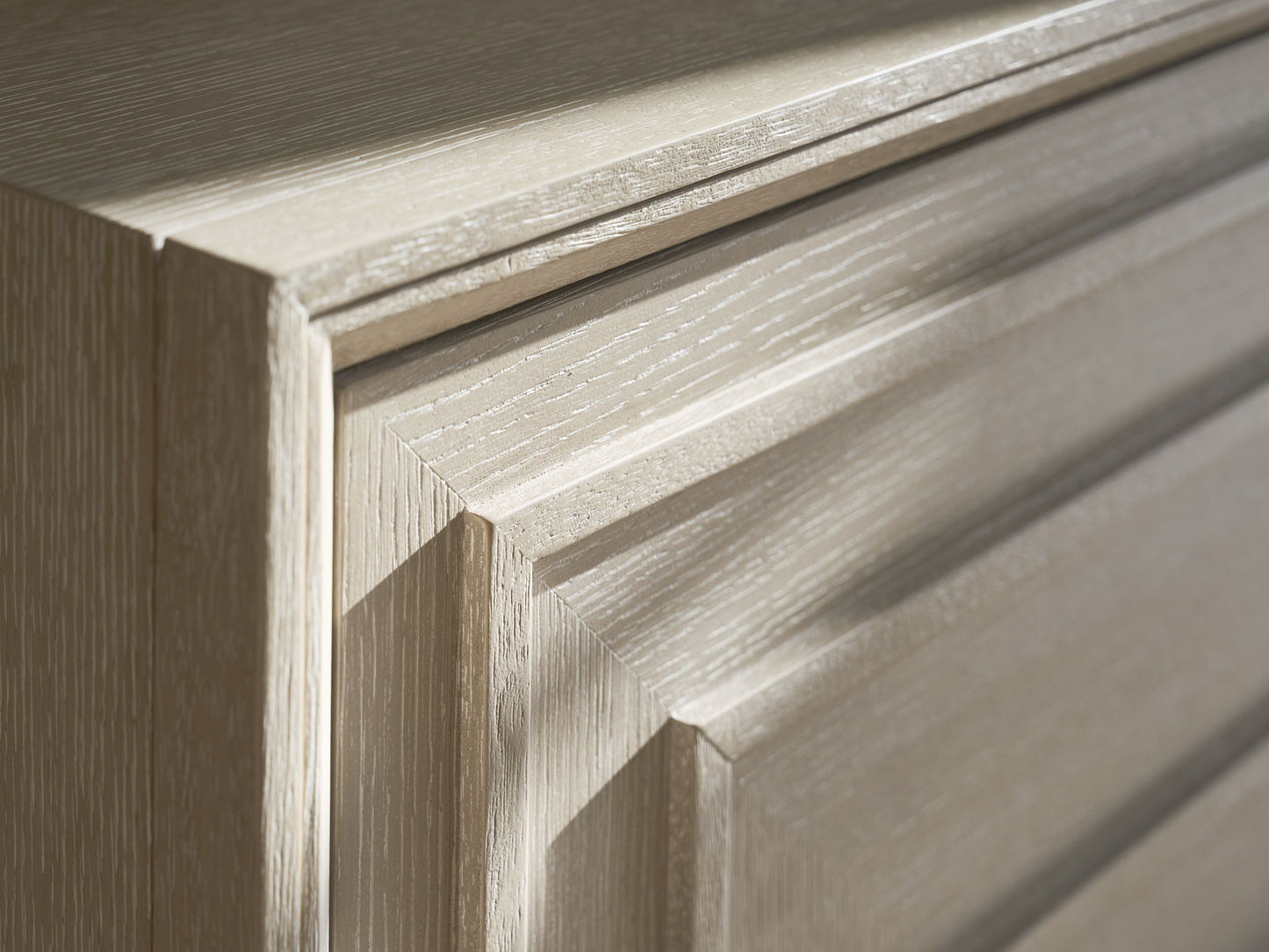 Copacabana - Mariano Hall Chest - White