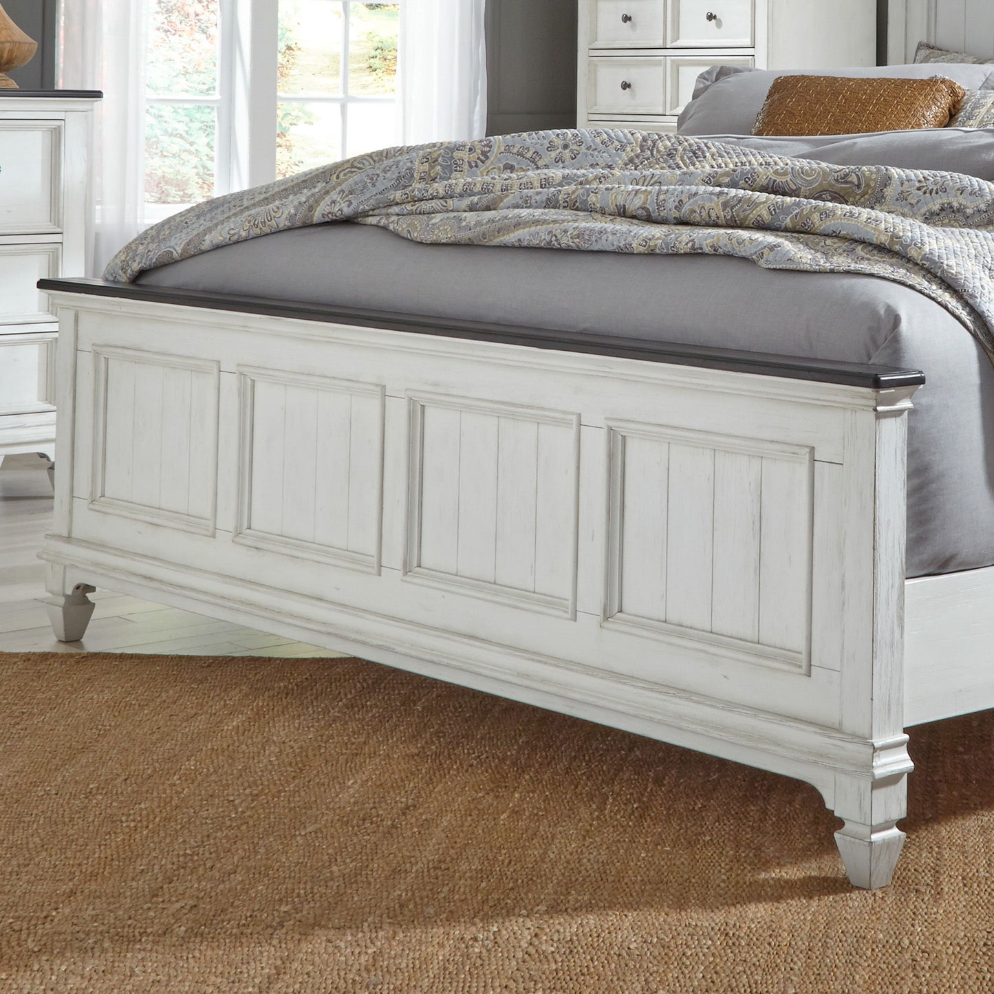 Allyson Park - Queen Panel Footboard - Wirebrushed White / Charcoal