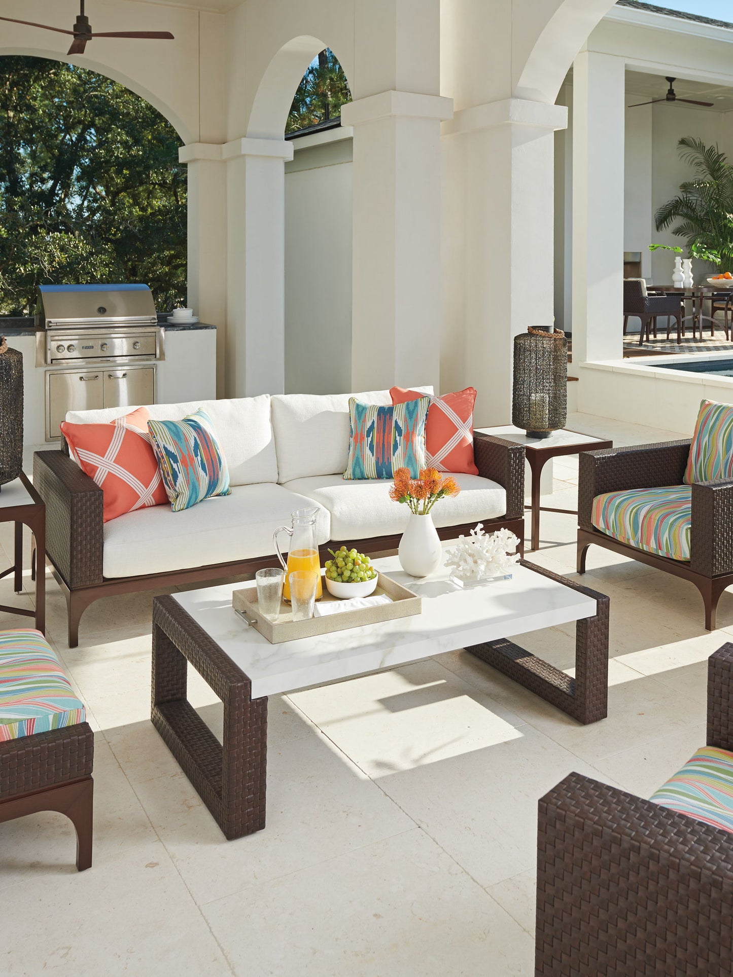 Abaco - Sofa - White / Dark Brown