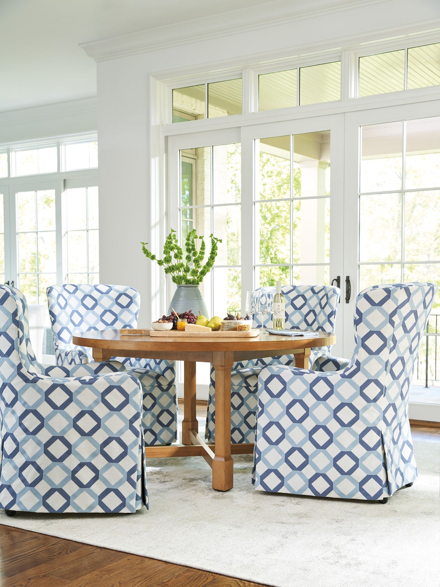 Laguna - Aliso Upholstered Host Chair With Casters