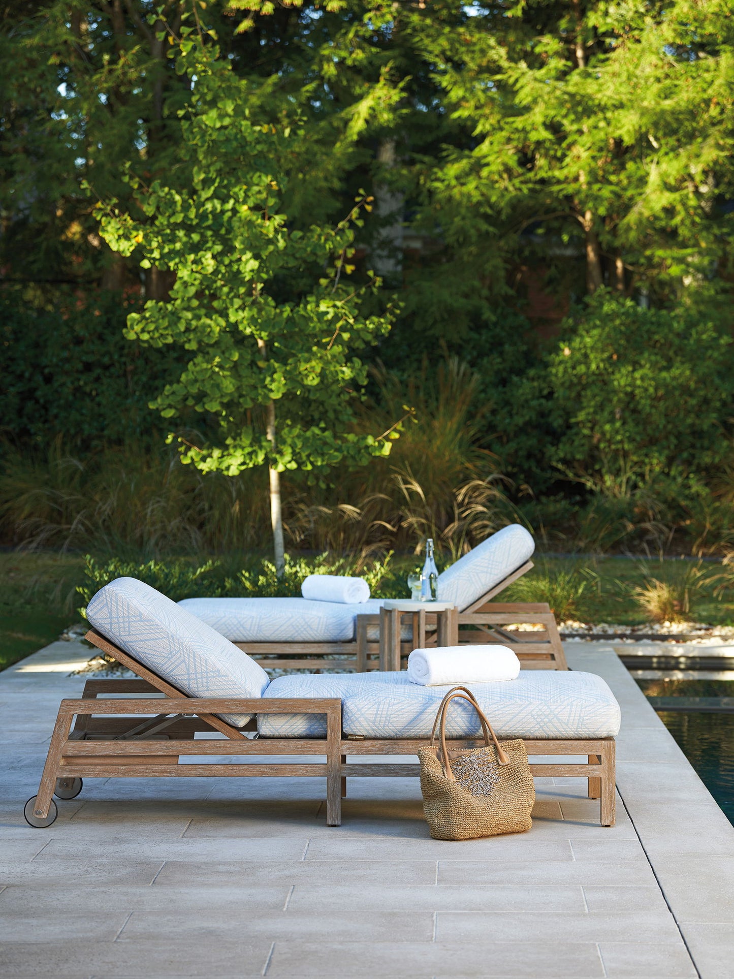 Stillwater Cove - Chaise Lounge - Light Brown / Blue